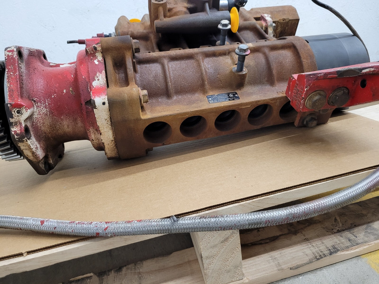 Cummins Bosch QSK50 QSK60 Fuel Injection Pump Assembly 5540246 MCRS F00BC00114