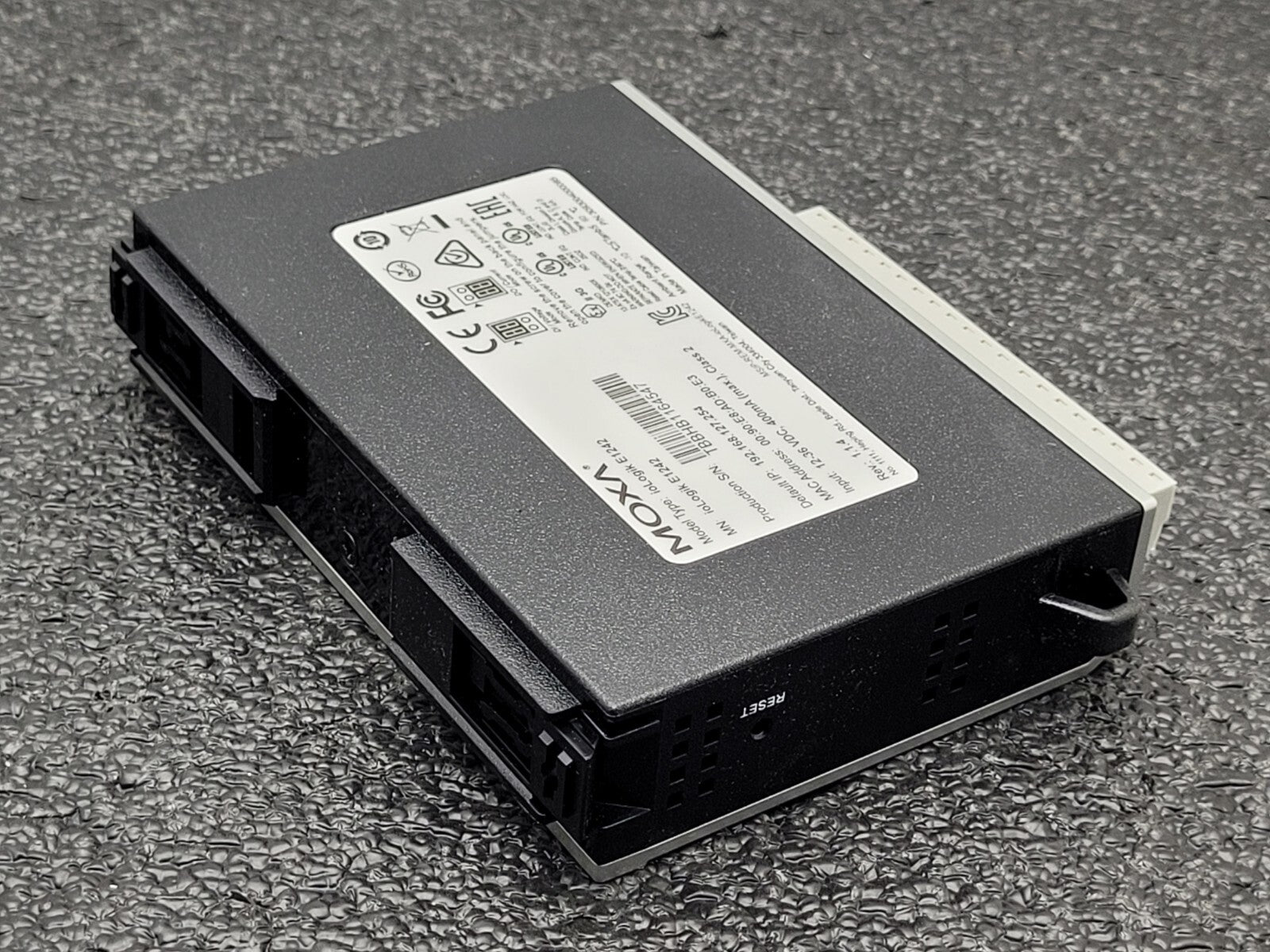 Moxa ioLogik E1242 Universal 4xAI 4xDI 4xDIO 2x Ethernet TCP I/O Controller