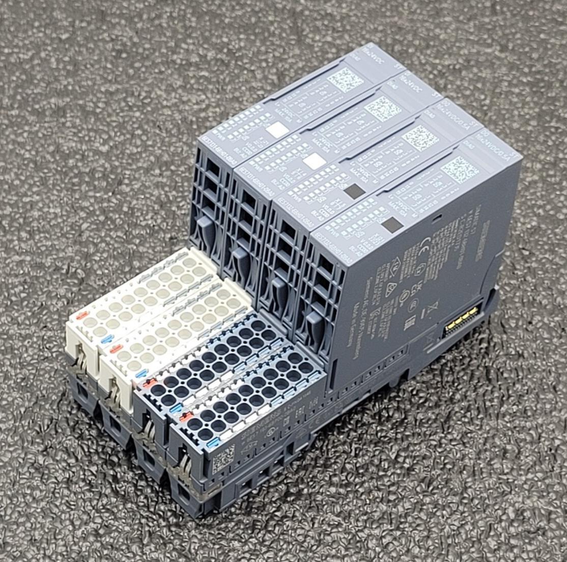 Lot of 4 SIEMENS 2x DQ 6ES7132-6BH01-0BA0 SIMATIC S7 + 2x DI 6ES7131-6BH01-0BA0