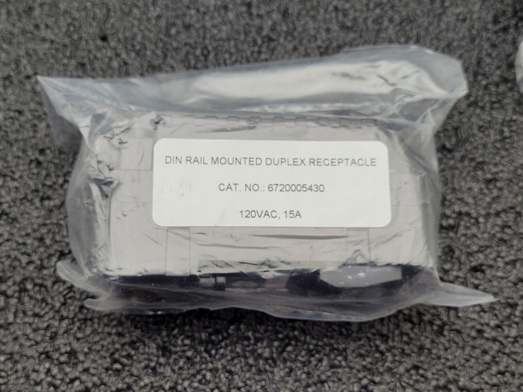 Lot of - 4 Weidmuller DIN-Rail 120VAC Duplex Outlet w/LED, 15A, 42mm Rail Mount