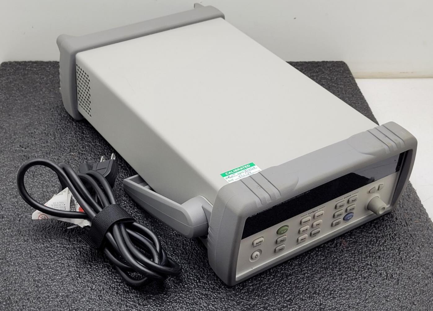 HP 34970A Data Acquisition / Data Logger Switch Unit Passes Self Test Unit B