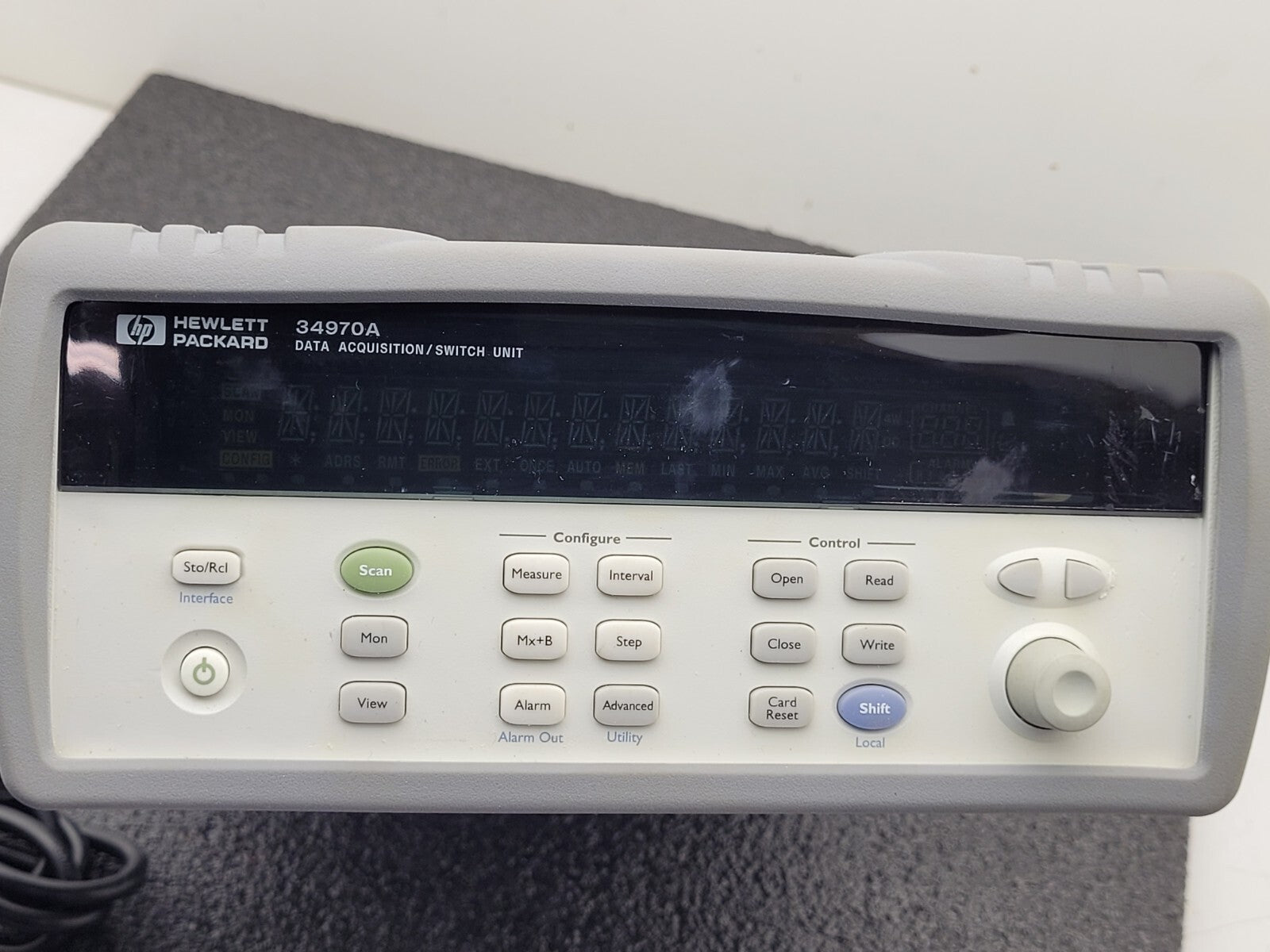 HP 34970A Data Acquisition / Data Logger Switch Unit Passes Self Test Unit B