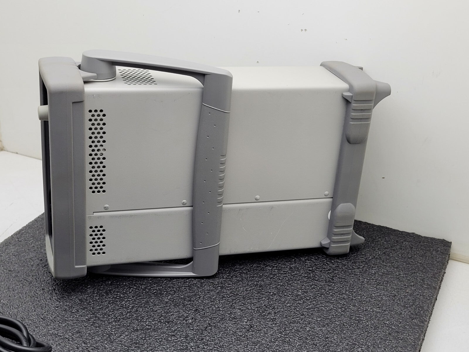 HP 34970A Data Acquisition / Data Logger Switch Unit Passes Self Test Unit B