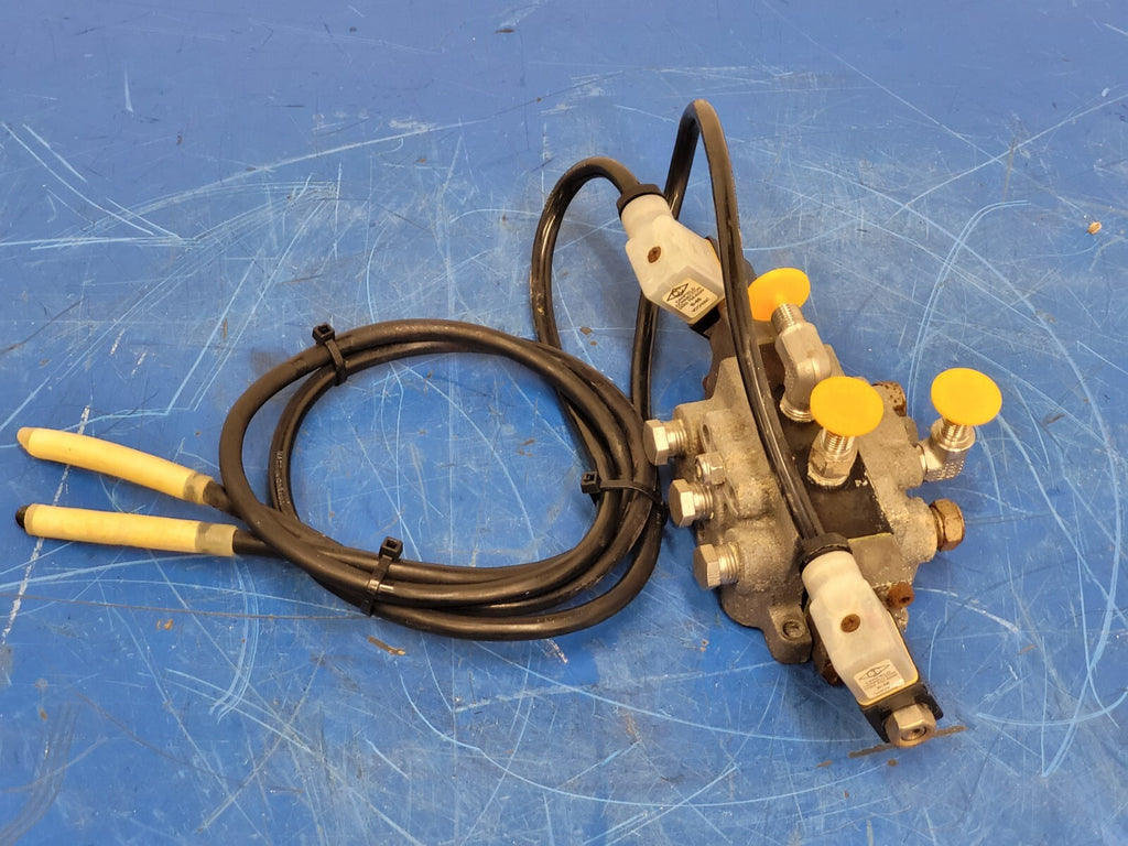 Alkon Corp Pneumatic Valve Block 375-68L00368L-2 12VDC Solenoid Coil