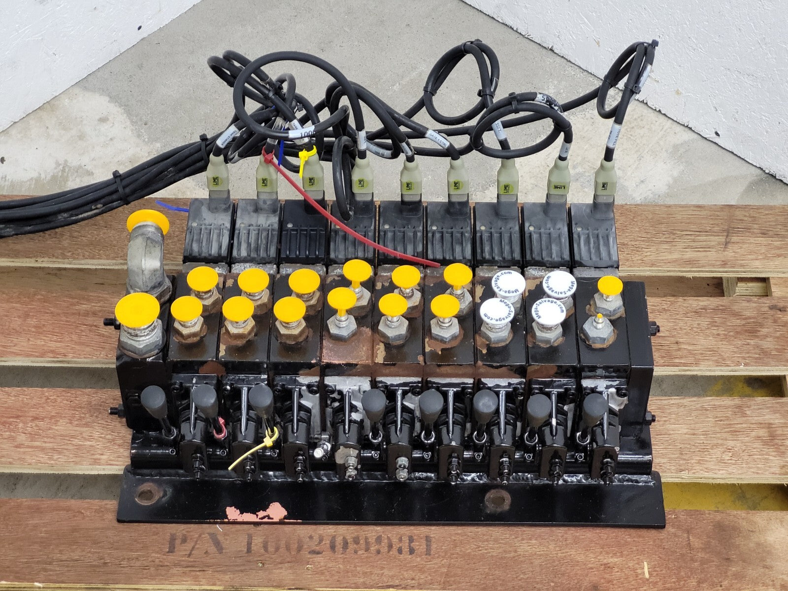 Danfoss PVG 32  9x Proportional Hydraulic Valve 159B5164 Block 157B4292 11089276