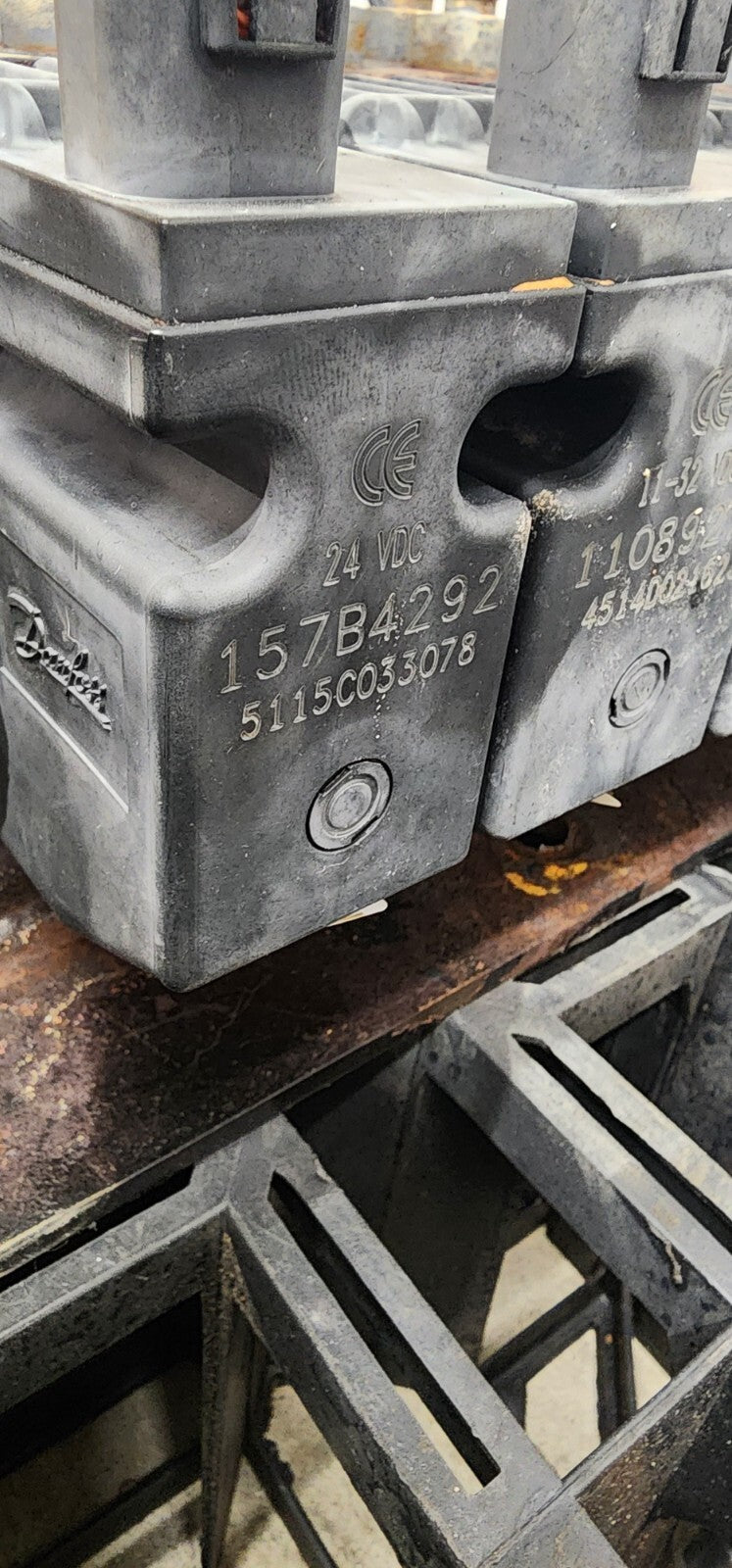 Danfoss PVG 32  9x Proportional Hydraulic Valve 159B5164 Block 157B4292 11089276