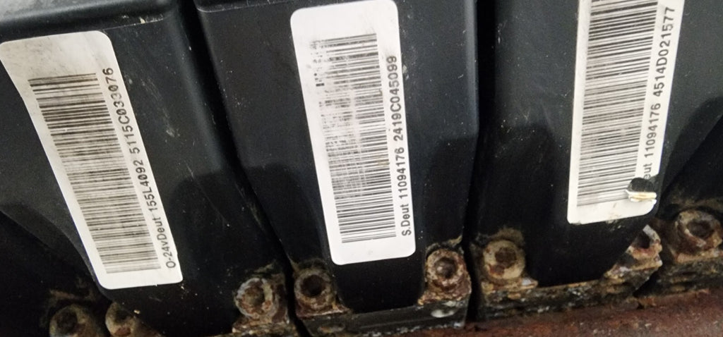 Danfoss PVG 32  9x Proportional Hydraulic Valve 159B5164 Block 157B4292 11089276