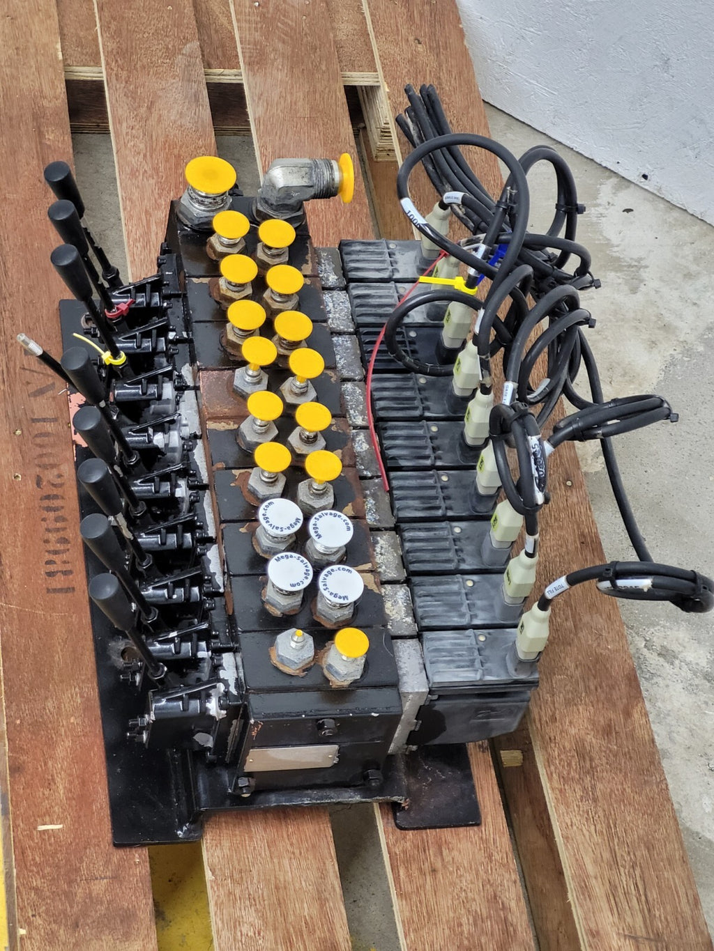 Danfoss PVG 32  9x Proportional Hydraulic Valve 159B5164 Block 157B4292 11089276