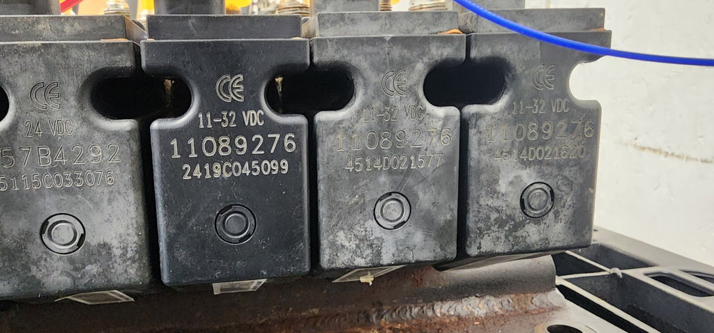 Danfoss PVG 32  9x Proportional Hydraulic Valve 159B5164 Block 157B4292 11089276