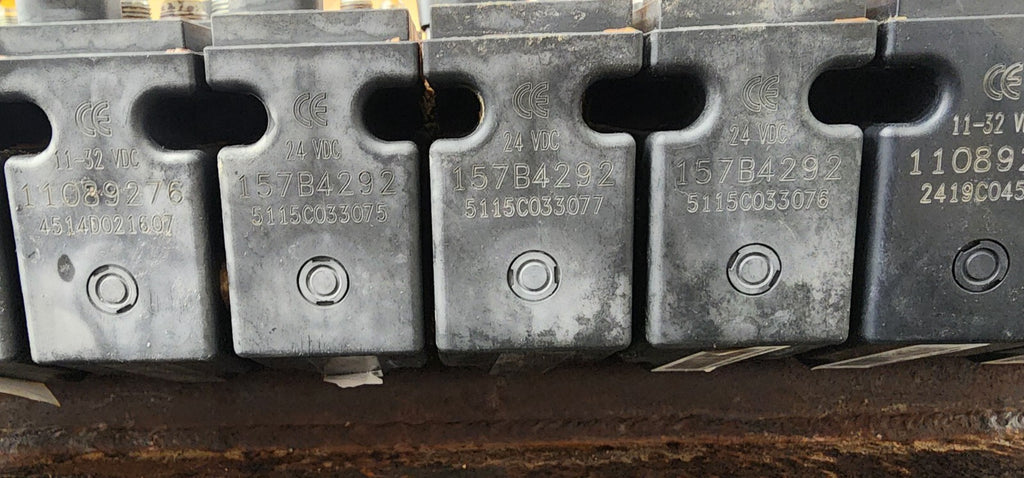 Danfoss PVG 32  9x Proportional Hydraulic Valve 159B5164 Block 157B4292 11089276