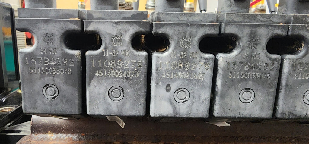 Danfoss PVG 32  9x Proportional Hydraulic Valve 159B5164 Block 157B4292 11089276