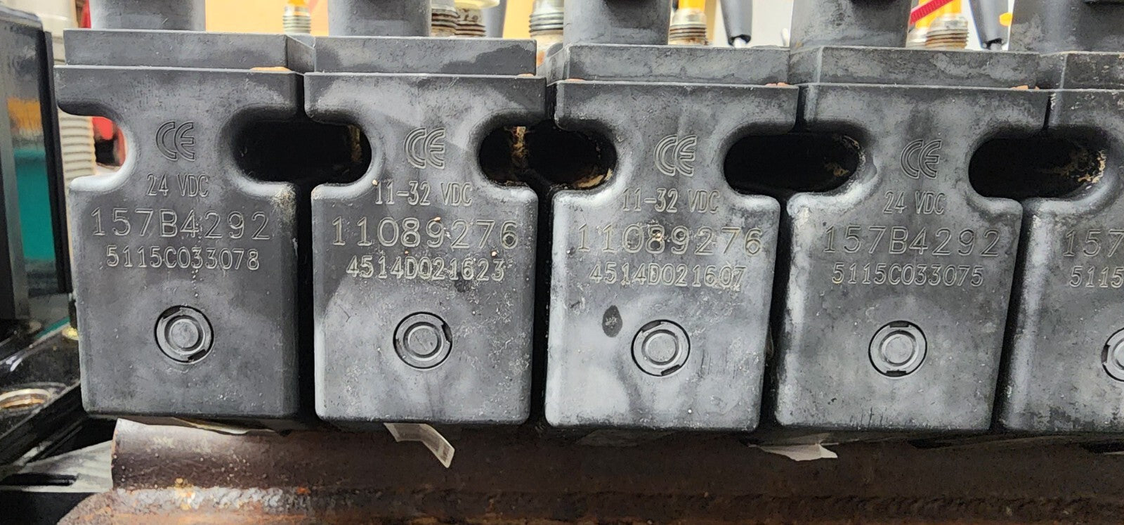 Danfoss PVG 32  9x Proportional Hydraulic Valve 159B5164 Block 157B4292 11089276