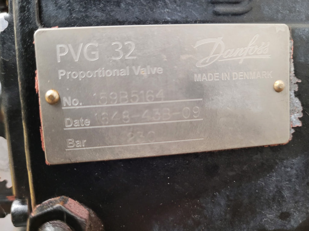 Danfoss PVG 32  9x Proportional Hydraulic Valve 159B5164 Block 157B4292 11089276