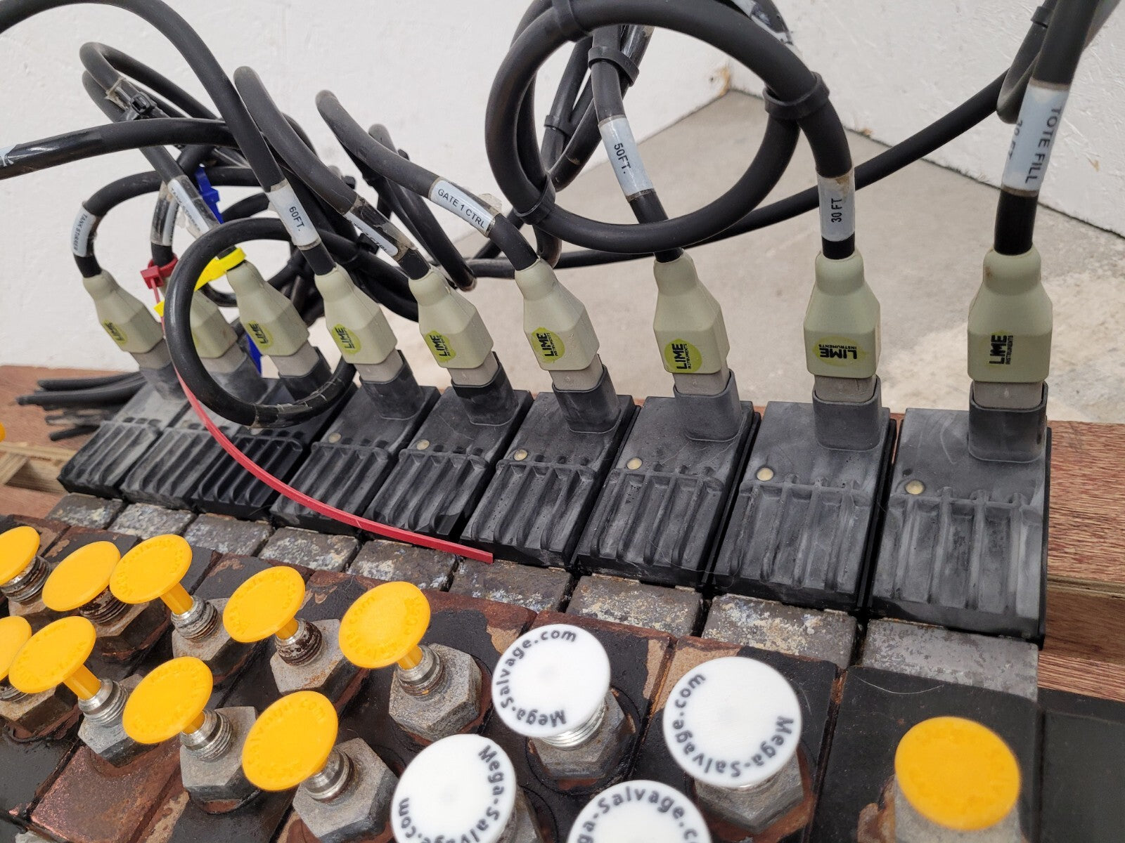 Danfoss PVG 32  9x Proportional Hydraulic Valve 159B5164 Block 157B4292 11089276