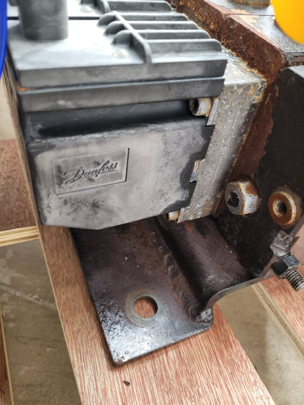 Danfoss PVG 32  9x Proportional Hydraulic Valve 159B5164 Block 157B4292 11089276