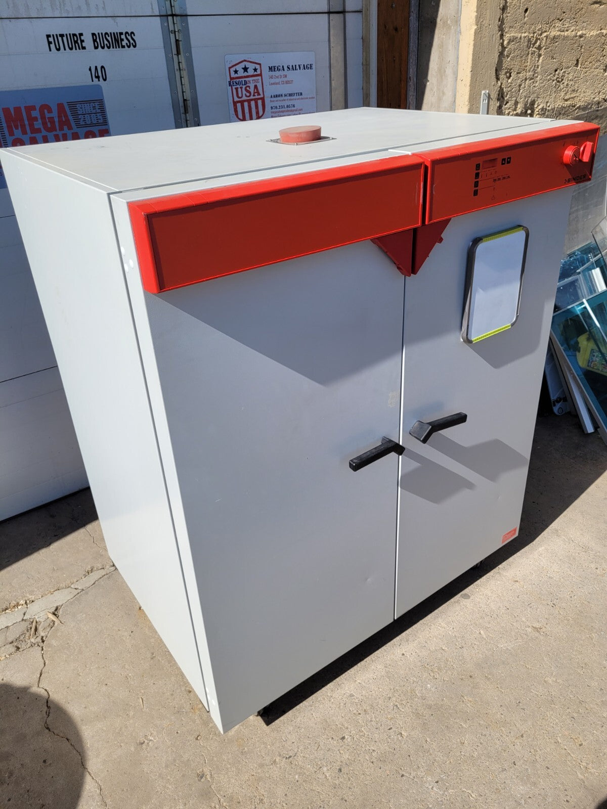 Binder Universal Drying Burn-Off Oven 9110-0070 300°C 208V 3PH 5kW