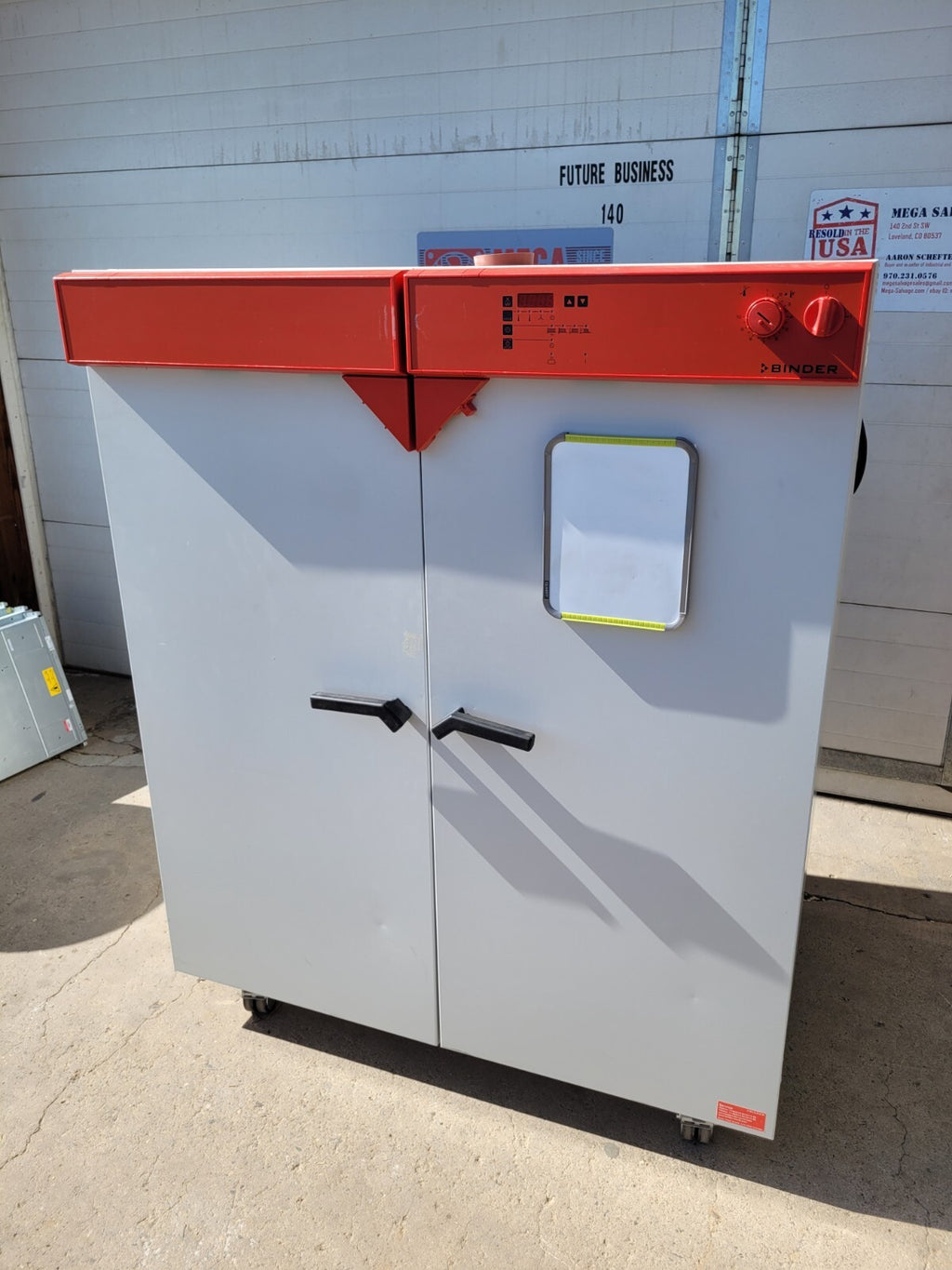 Binder Universal Drying Burn-Off Oven 9110-0070 300°C 208V 3PH 5kW