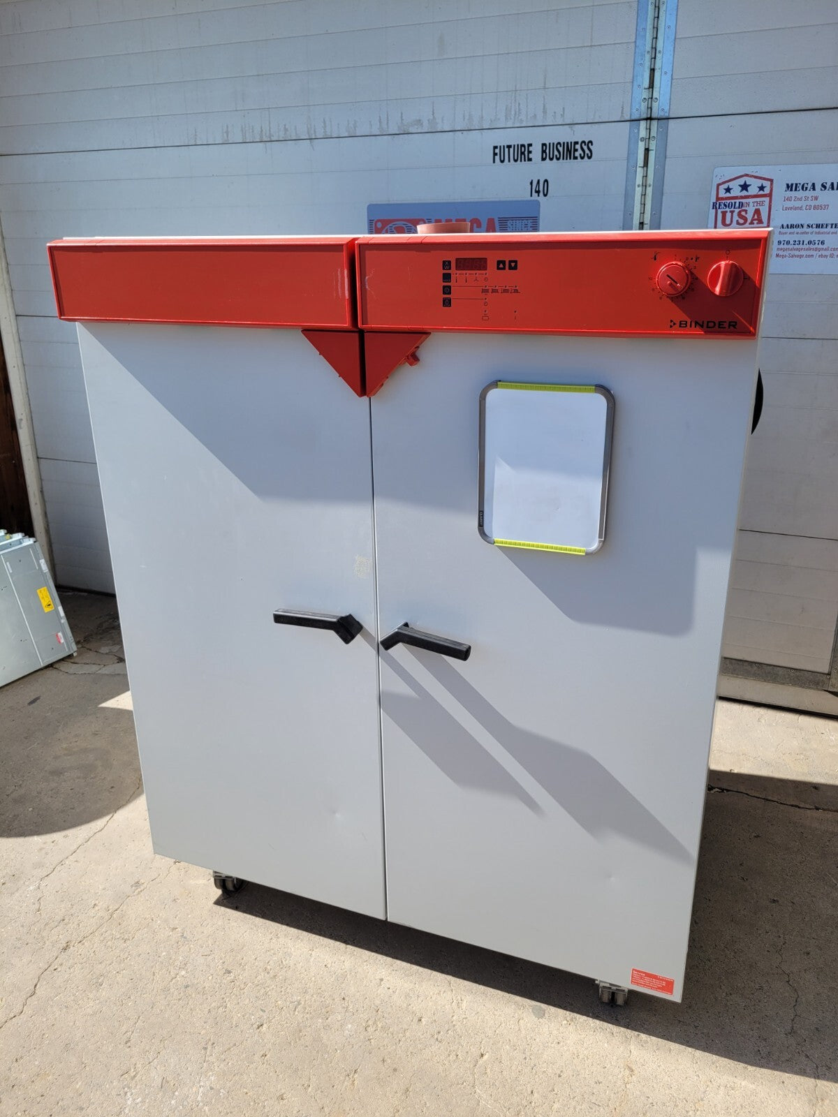 Binder Universal Drying Burn-Off Oven 9110-0070 300°C 208V 3PH 5kW