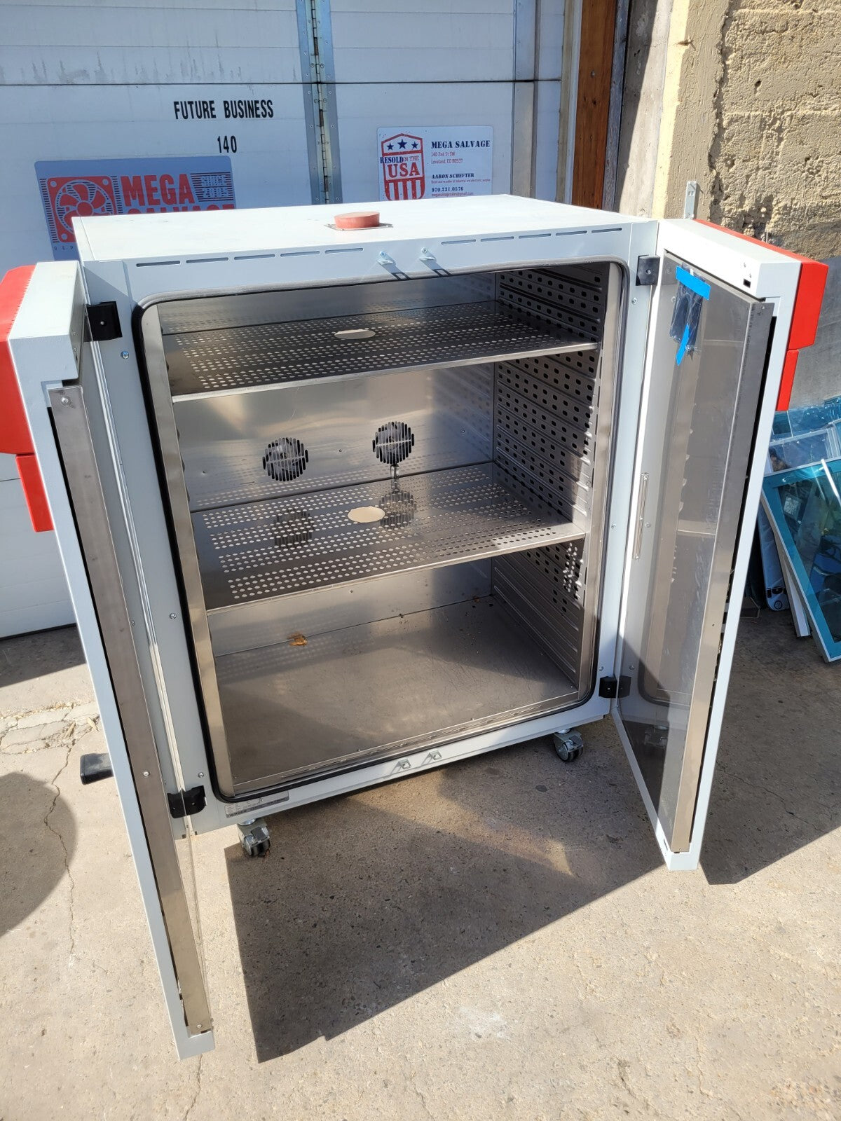 Binder Universal Drying Burn-Off Oven 9110-0070 300°C 208V 3PH 5kW
