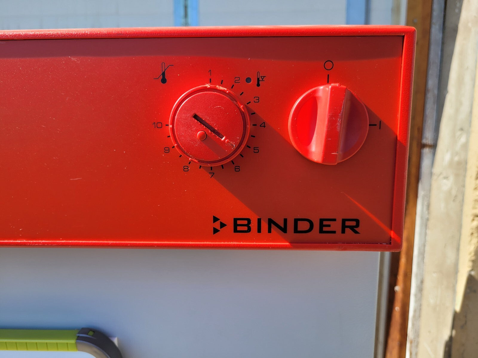Binder Universal Drying Burn-Off Oven 9110-0070 300°C 208V 3PH 5kW