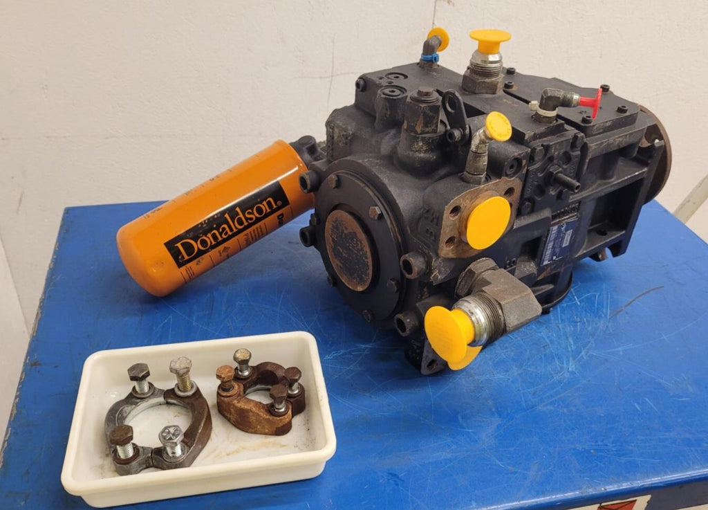 DANFOSS Variable Diplacement Hydraulic Pump 90L130CA2NN80 L4T4 H00 GBA 83031262