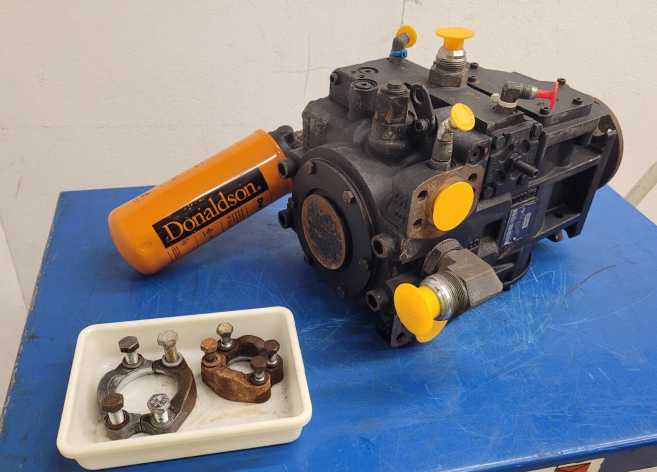 DANFOSS Variable Diplacement Hydraulic Pump 90L130CA2NN80 L4T4 H00 GBA 83031262