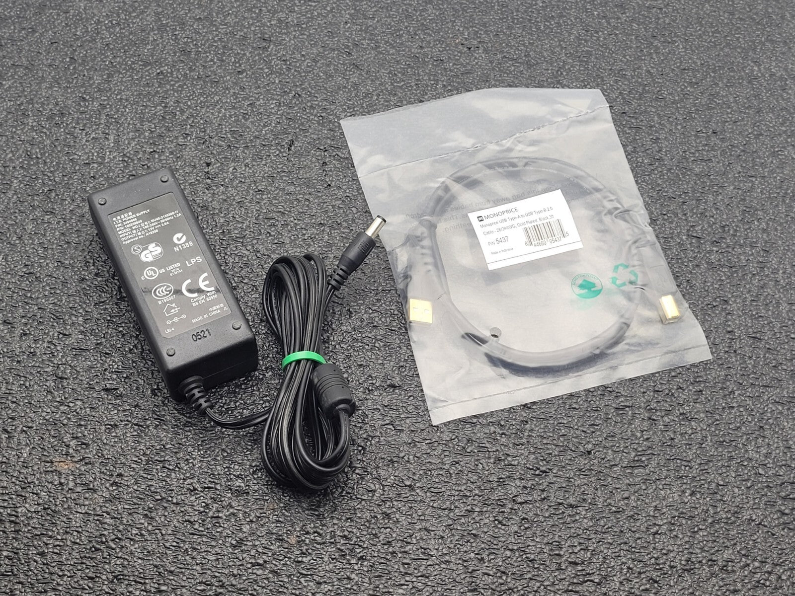 StarTech ICUSB23216F 16-Port FTDI USB B RS232 Serial Mux COM Adaper, Ears, Power