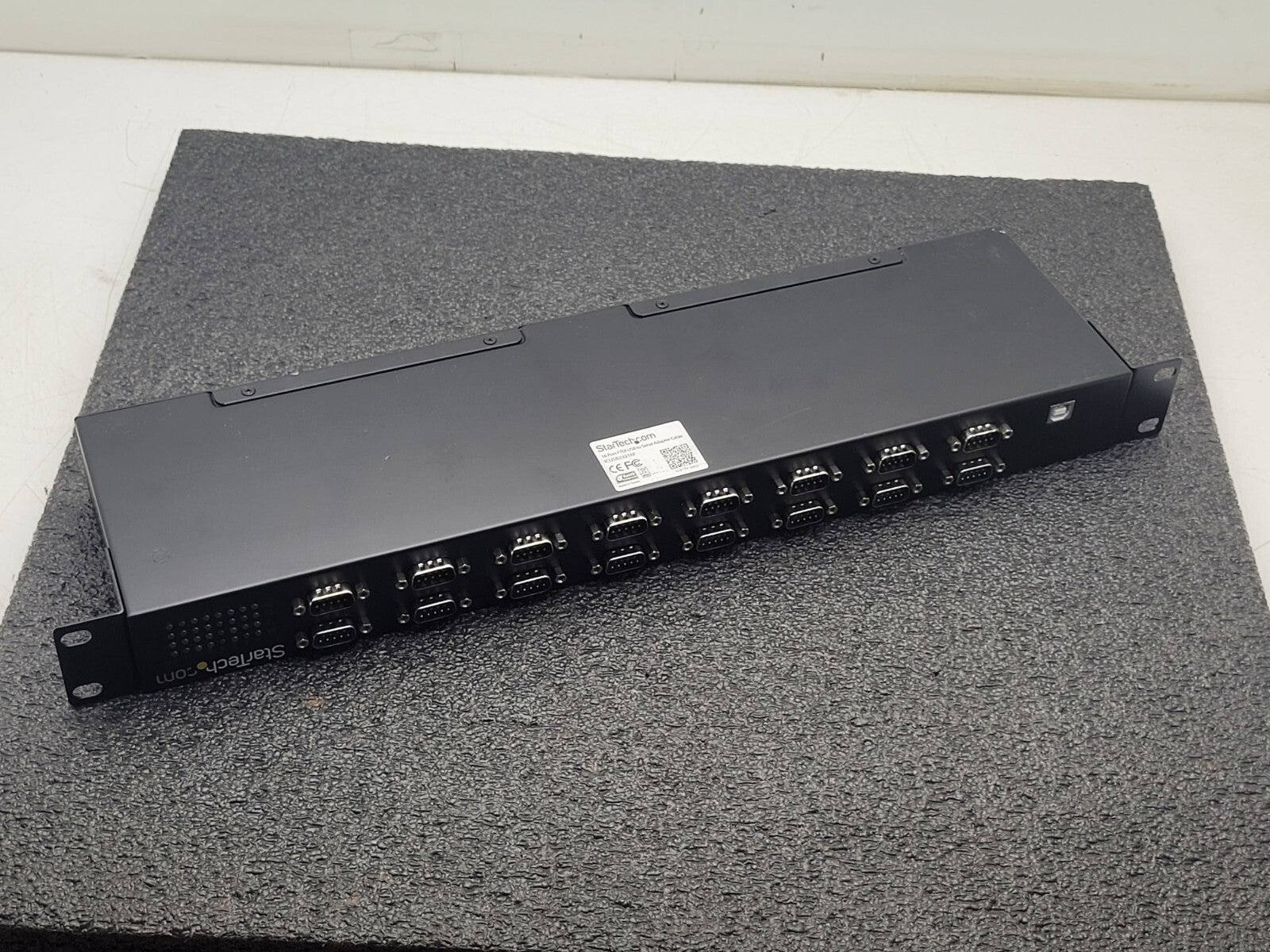 StarTech ICUSB23216F 16-Port FTDI USB B RS232 Serial Mux COM Adaper, Ears, Power