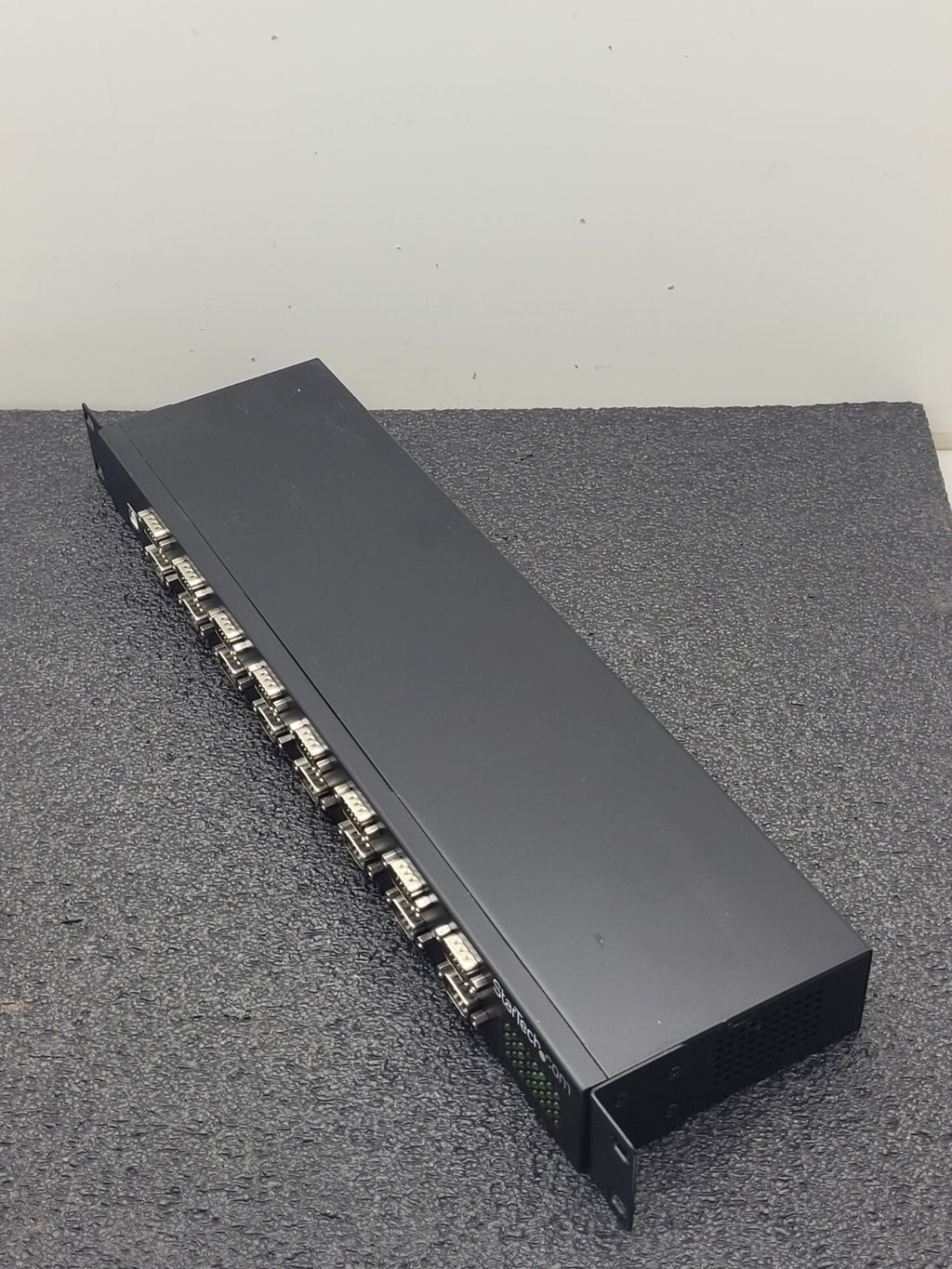 StarTech ICUSB23216F 16-Port FTDI USB B RS232 Serial Mux COM Adaper, Ears, Power