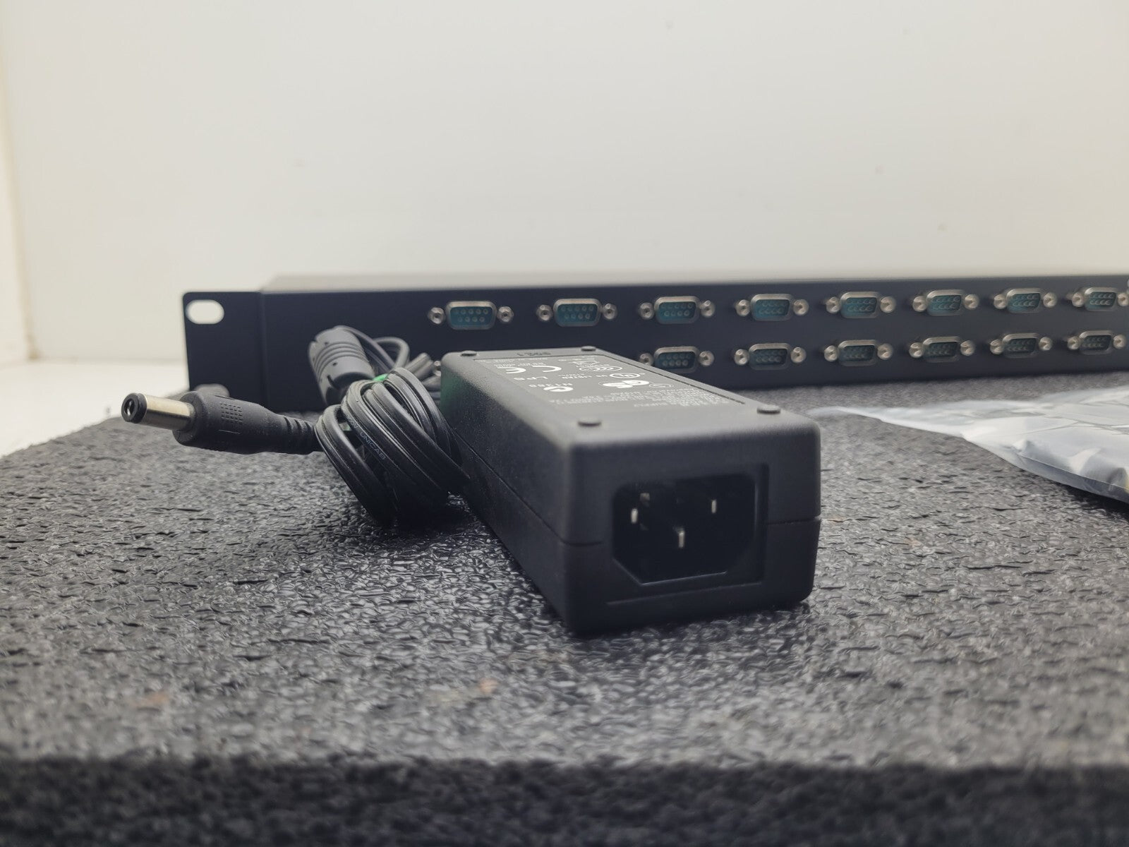 StarTech ICUSB23216F 16-Port FTDI USB B RS232 Serial Mux COM Adaper, Ears, Power