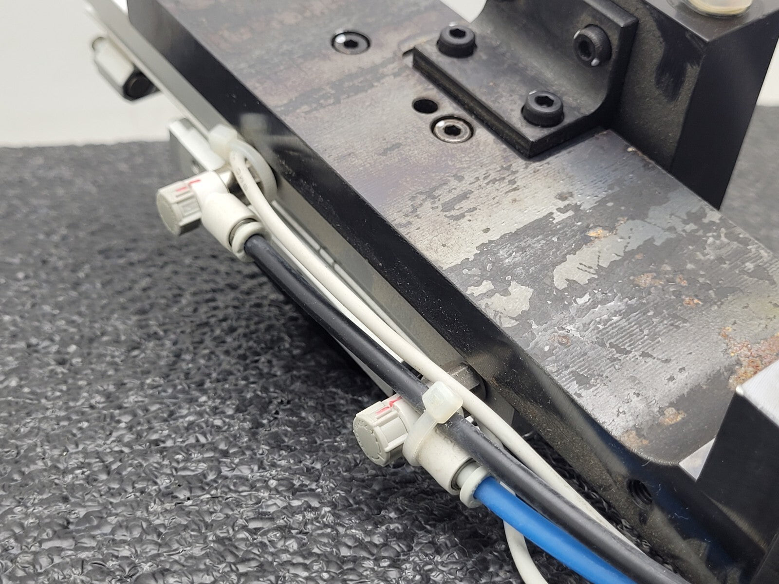 Lot of - 2  SMC MXW8-25B Linear Slide Guide Cylinder