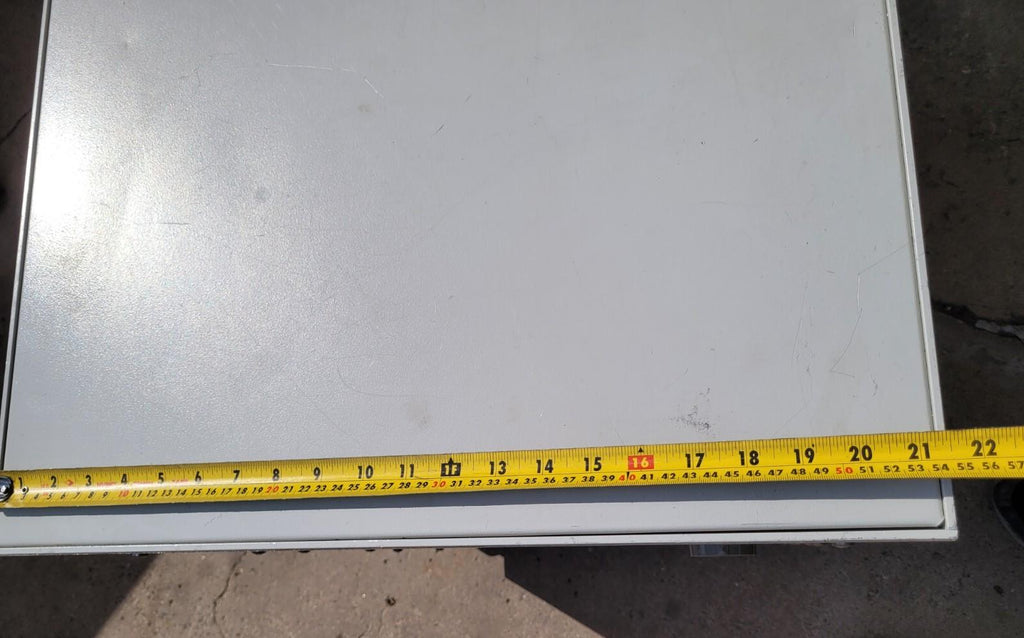 Chroma 6560 Programmable AC Power Supply 6000VA 1PH Output 0-150V 0-300V 0-500V