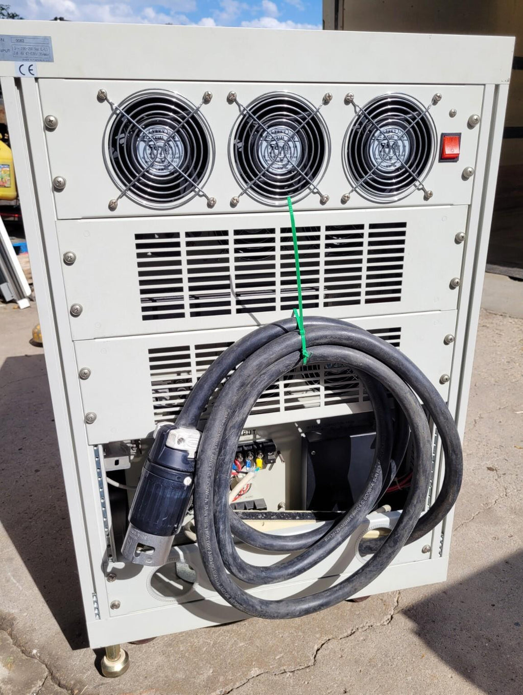 Chroma 6560 Programmable AC Power Supply 6000VA 1PH Output 0-150V 0-300V 0-500V