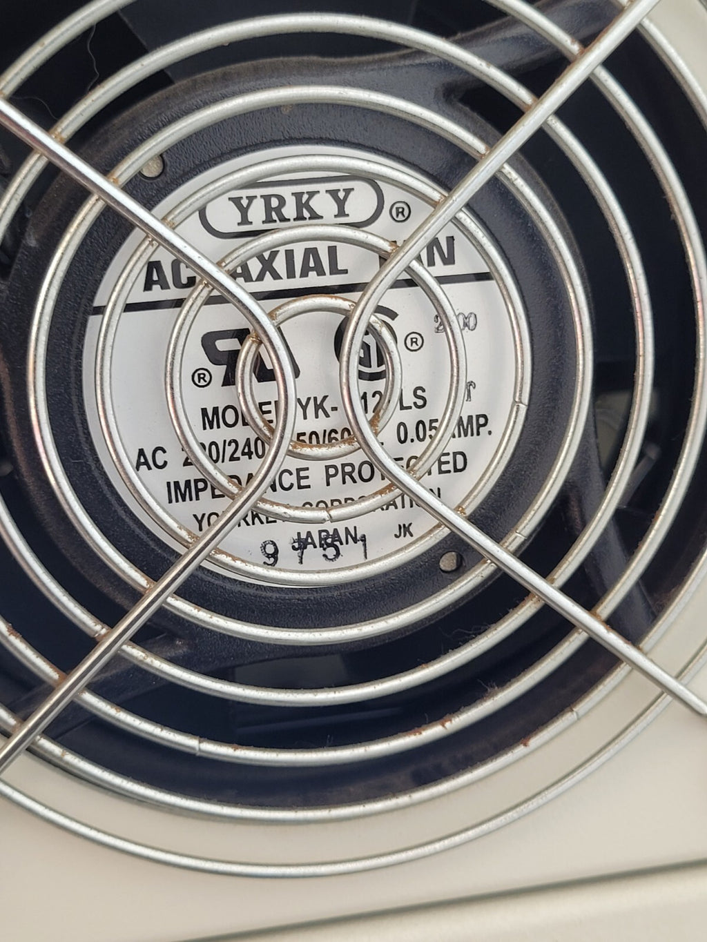 Chroma 6560 Programmable AC Power Supply 6000VA 1PH Output 0-150V 0-300V 0-500V