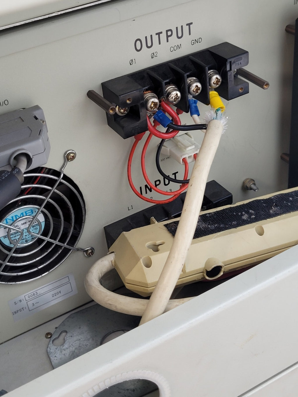 Chroma 6560 Programmable AC Power Supply 6000VA 1PH Output 0-150V 0-300V 0-500V