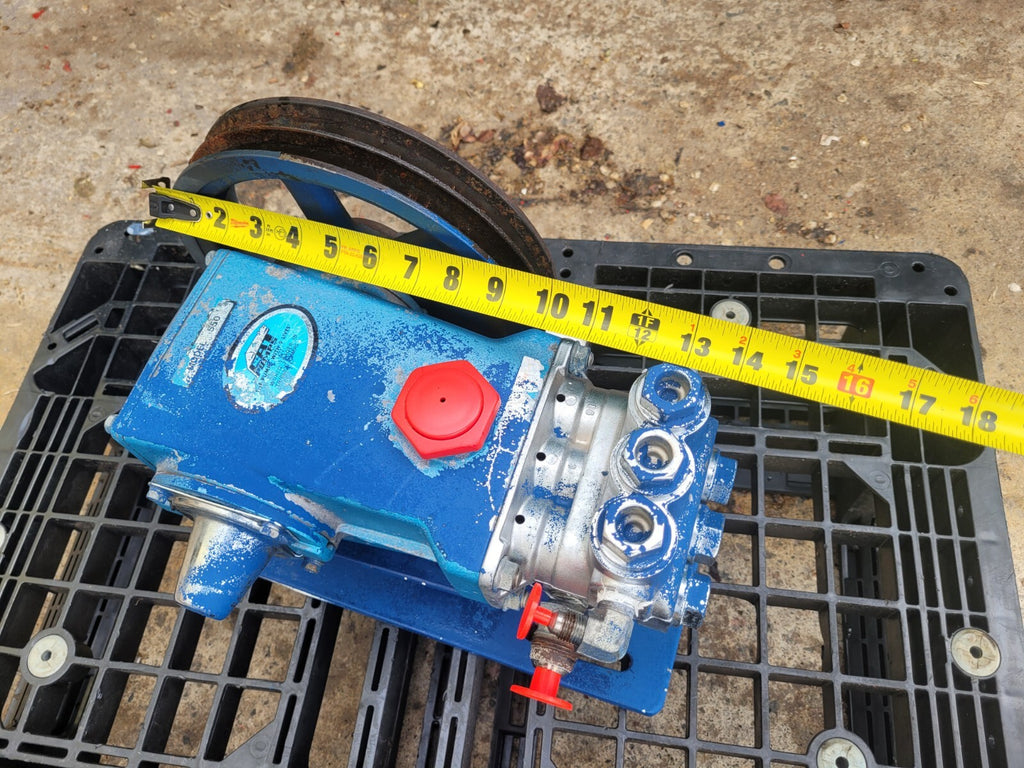 CAT Pump Model 550 5 GPM / 3000 PSI Belt Drive 7 Frame Plunger PD Working Pull