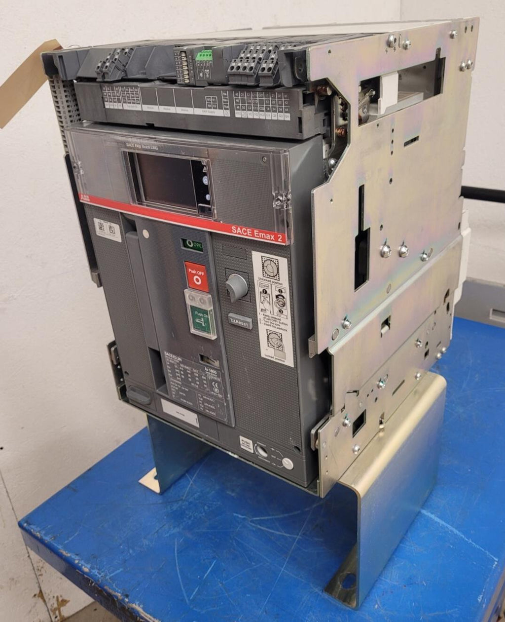ABB SACE Emax 2.2N  1600A Ekip Touch LSIG E2.2N 3 Pole Circuit Breaker [2A]