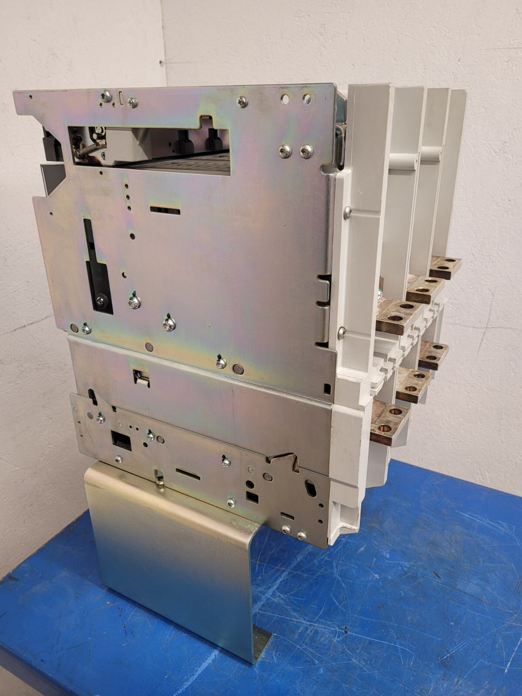 ABB SACE Emax 2.2N  1600A Ekip Touch LSIG E2.2N 3 Pole Circuit Breaker [2A]