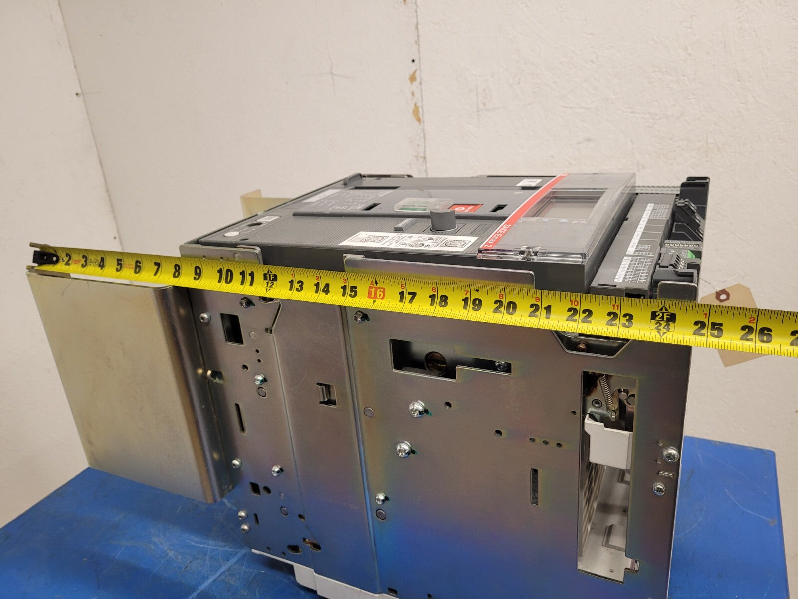 ABB SACE Emax 2.2N  1600A Ekip Touch LSIG E2.2N 3 Pole Circuit Breaker [2A]