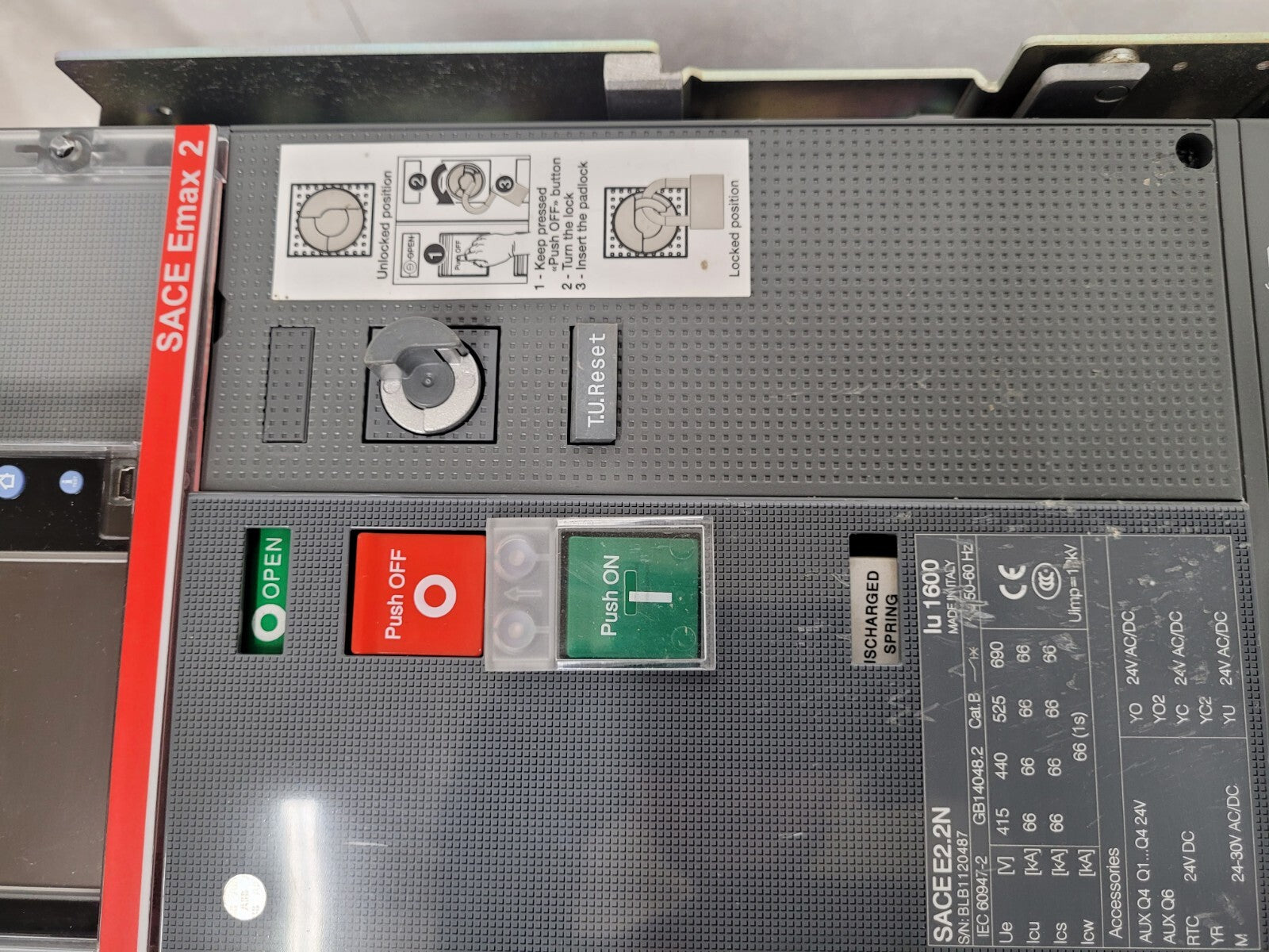 ABB SACE Emax 2.2N  1600A Ekip Touch LSIG E2.2N 3 Pole Circuit Breaker [2A]