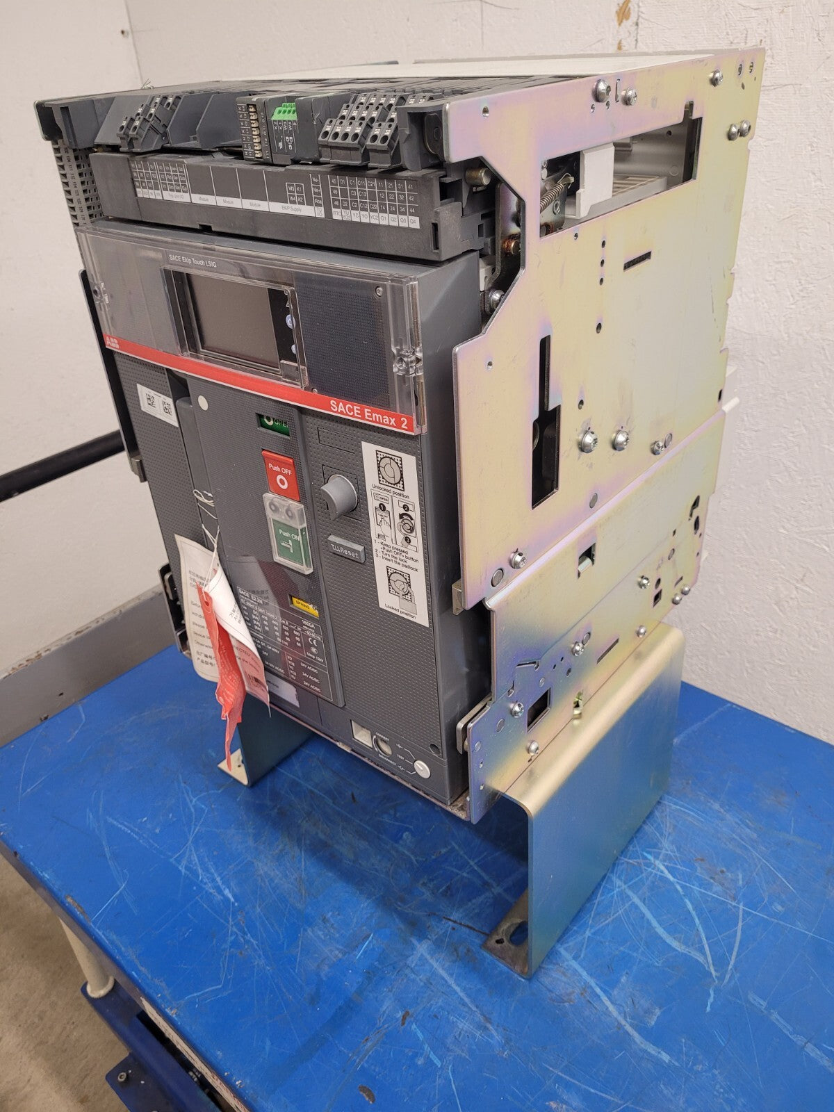 ABB SACE Emax 2.2N  1600A Ekip Touch LSIG E2.2N 3 Pole Circuit Breaker [2B]