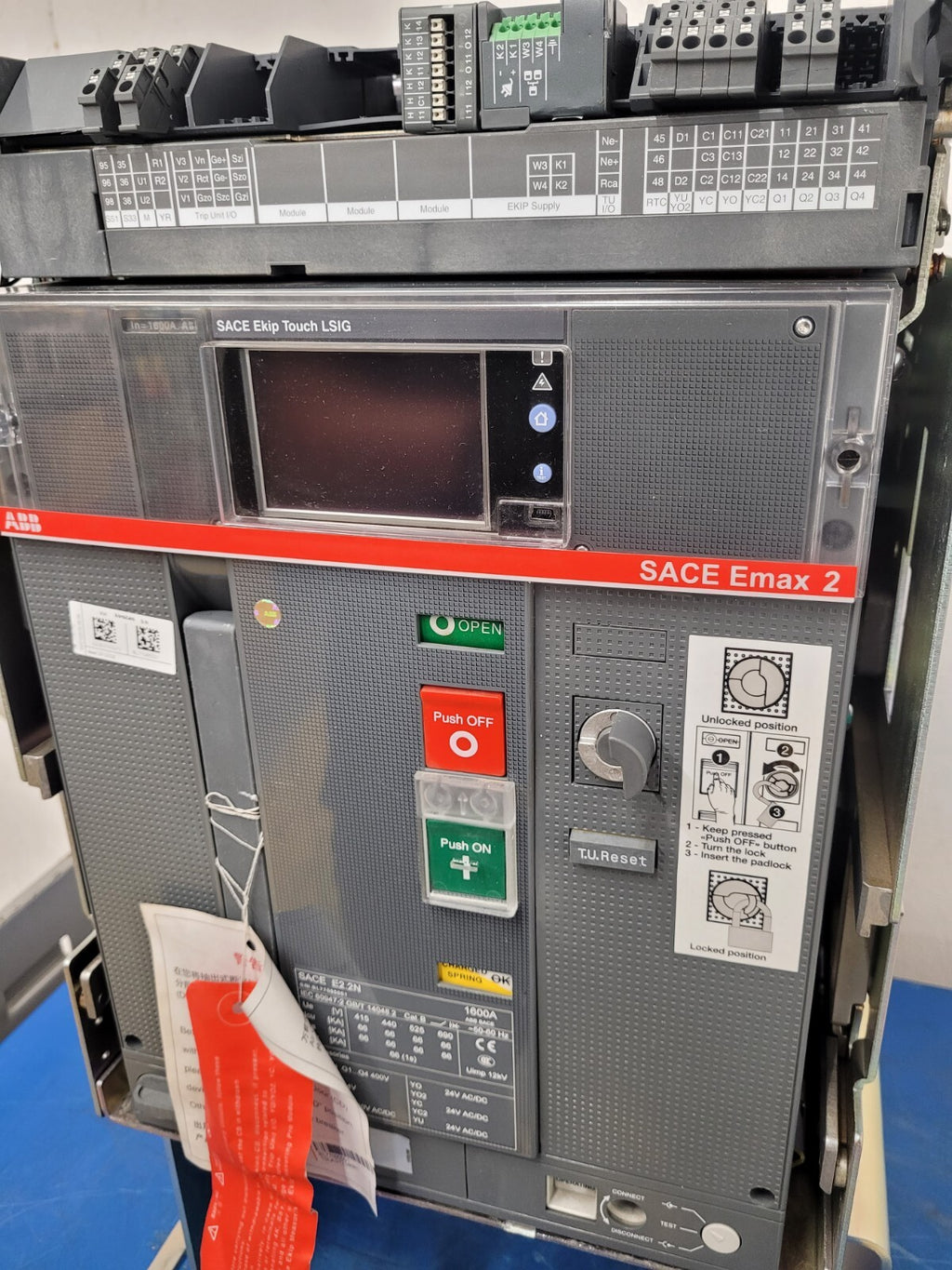 ABB SACE Emax 2.2N  1600A Ekip Touch LSIG E2.2N 3 Pole Circuit Breaker [2B]