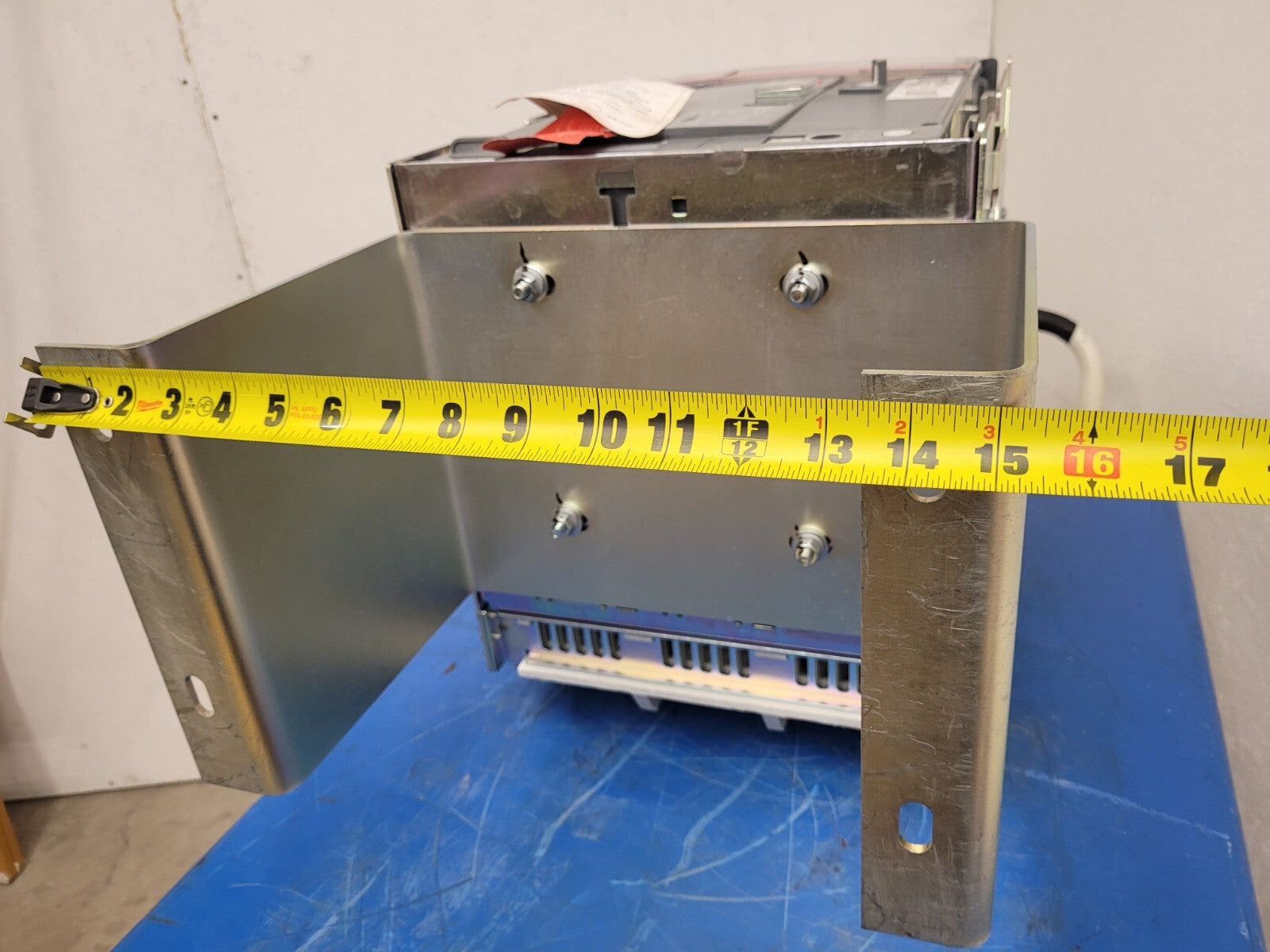 ABB SACE Emax 2.2N  1600A Ekip Touch LSIG E2.2N 3 Pole Circuit Breaker [2B]