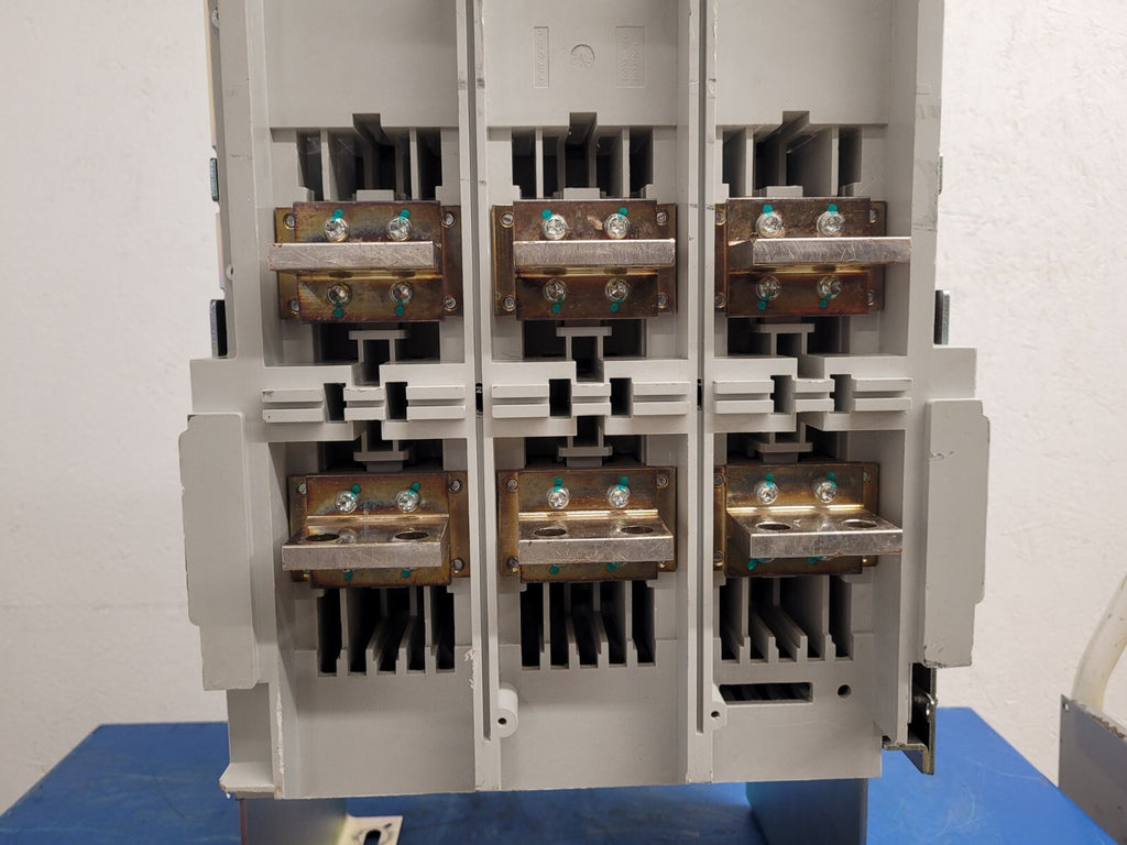 ABB SACE Emax 2.2N  1600A Ekip Touch LSIG E2.2N 3 Pole Circuit Breaker [2B]