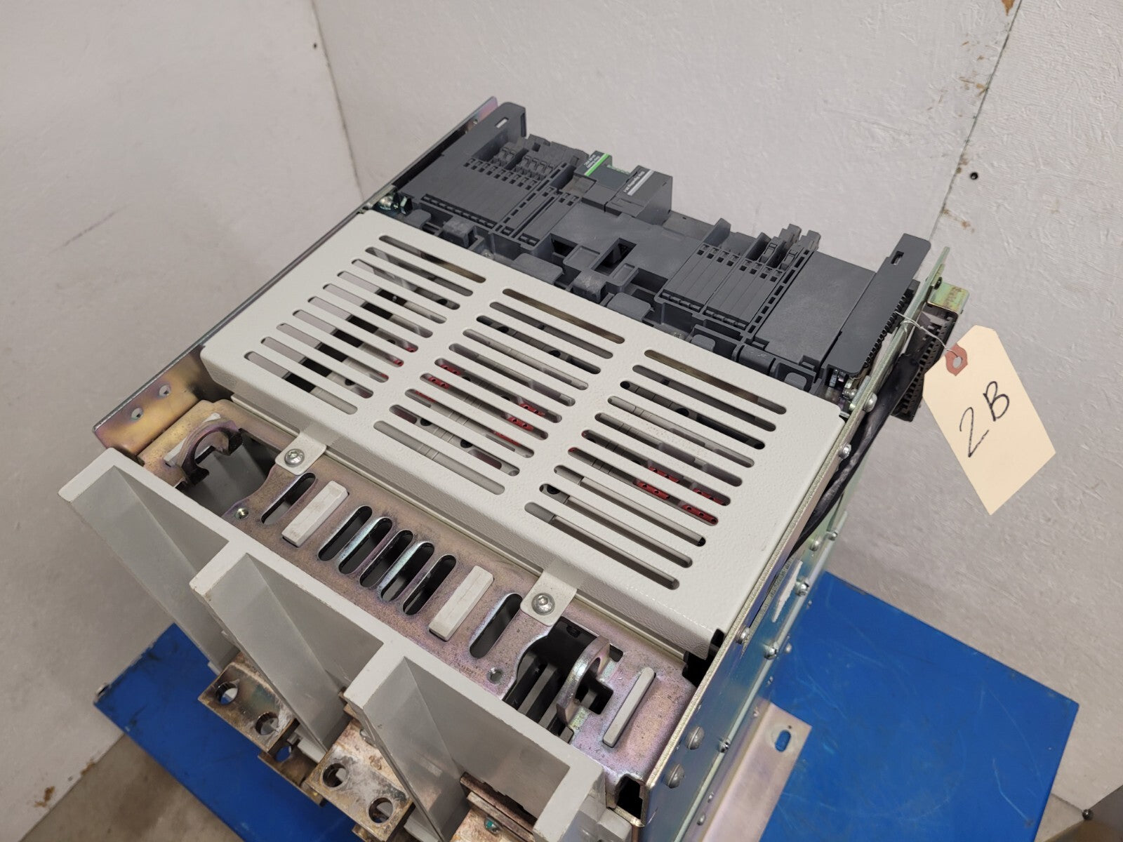 ABB SACE Emax 2.2N  1600A Ekip Touch LSIG E2.2N 3 Pole Circuit Breaker [2B]