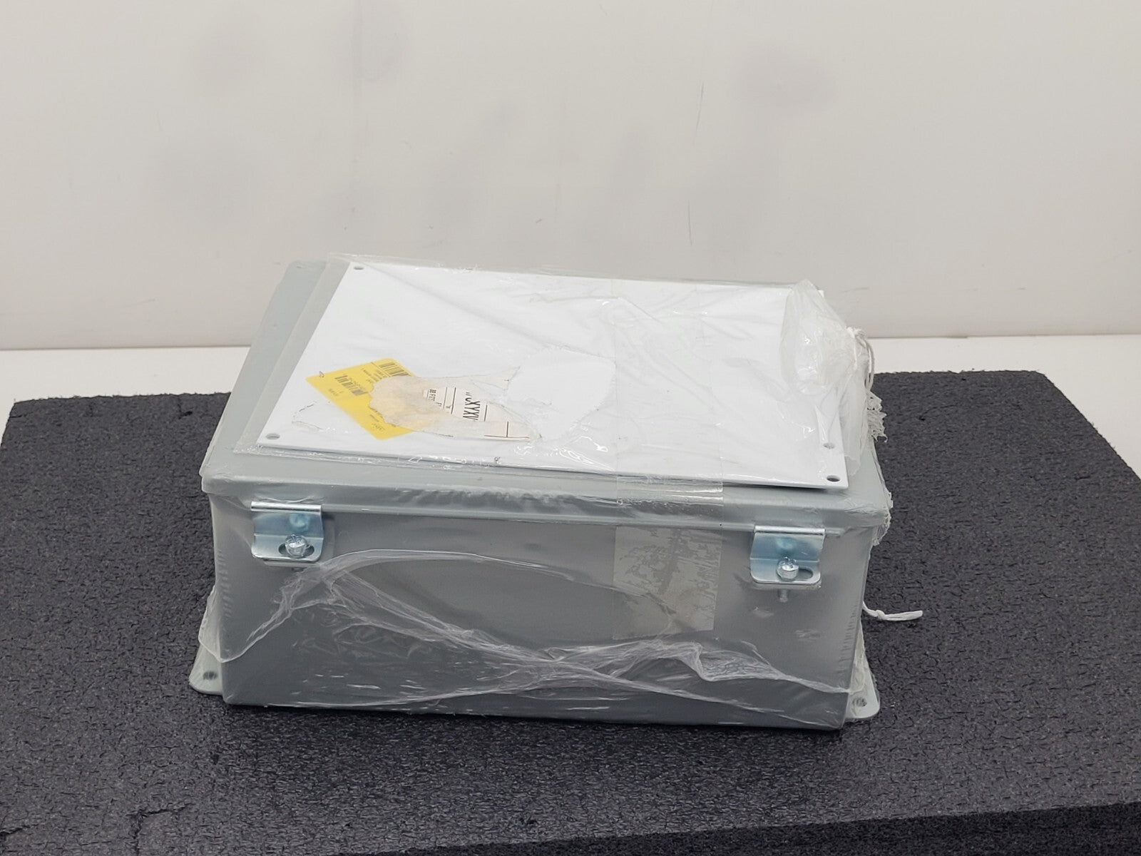 HOFFMAN A1210CH JIC Metal Enclosure Hinged Door Junction Box 12"x10"x5" w/panel