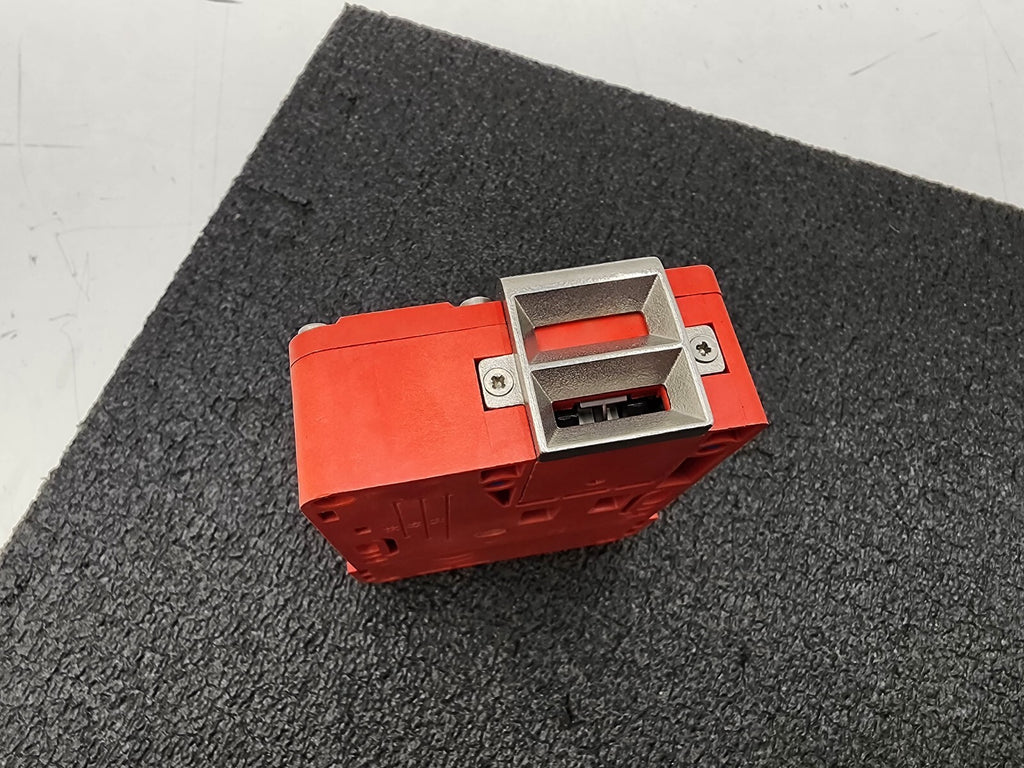 Allen-Bradley 440G-T27 178E TLS2-GD2 Safety Interlock Switch NO Latch