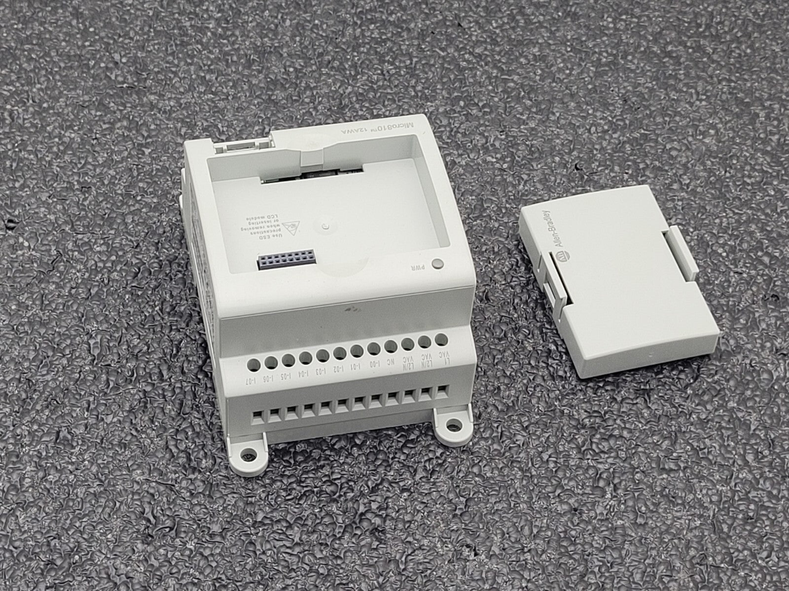 Allen-Bradley 2080-LC10-12AWA Micro810 12 l/O Smart Relay Controller PLC