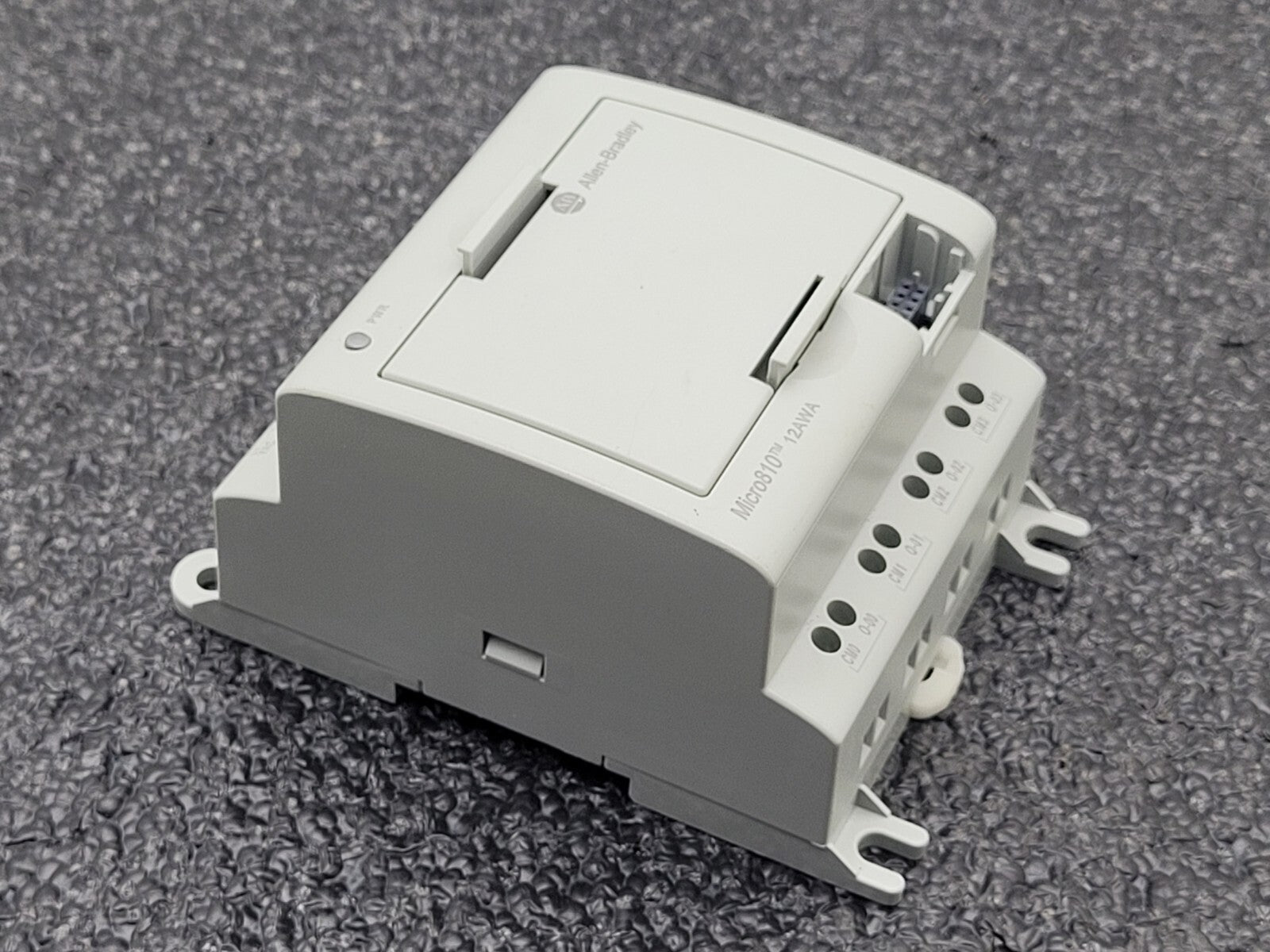 Allen-Bradley 2080-LC10-12AWA Micro810 12 l/O Smart Relay Controller PLC