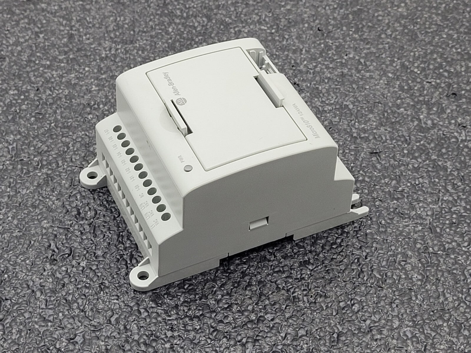 Allen-Bradley 2080-LC10-12AWA Micro810 12 l/O Smart Relay Controller PLC